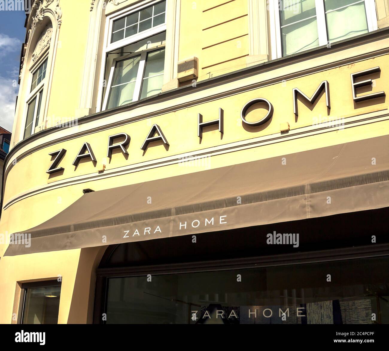 Munich, ALLEMAGNE : ZARA HOME Store à Munich, Allemagne.Zara Home est une  entreprise appartenant au groupe espagnol Inditex dédiée à la fabrication  de h Photo Stock - Alamy