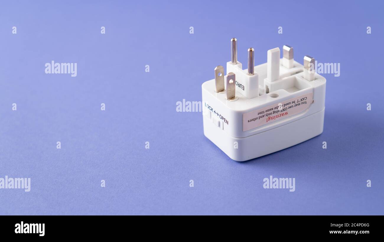 Adaptateur universel international de voyage AC au UK US eu. Multiprise  universelle. Double port USB Photo Stock - Alamy