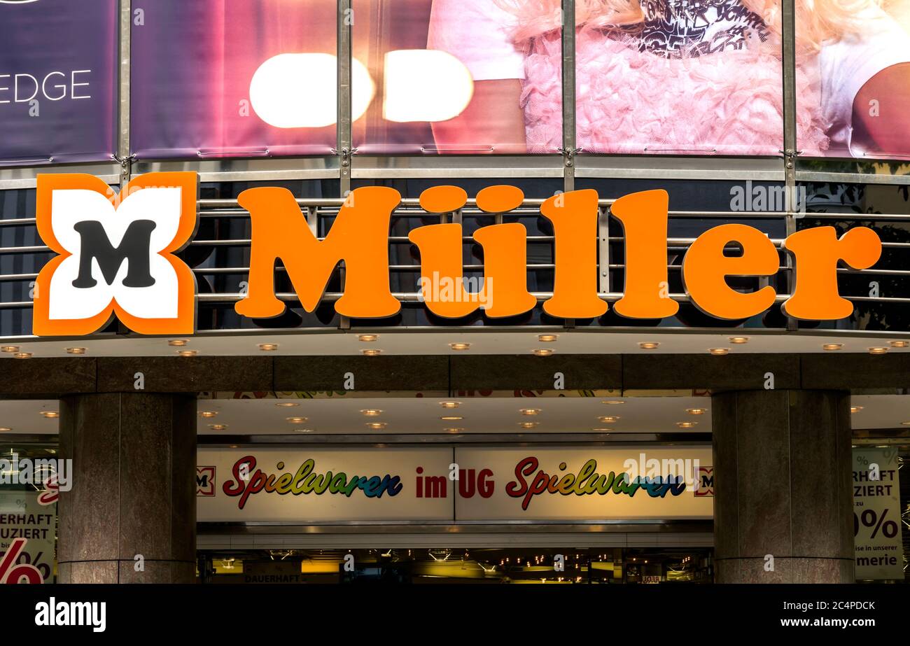 Munich, Allemagne entrée au magasin Muller. Muller Ltd. & Co. KG est une chaîne de magasins de