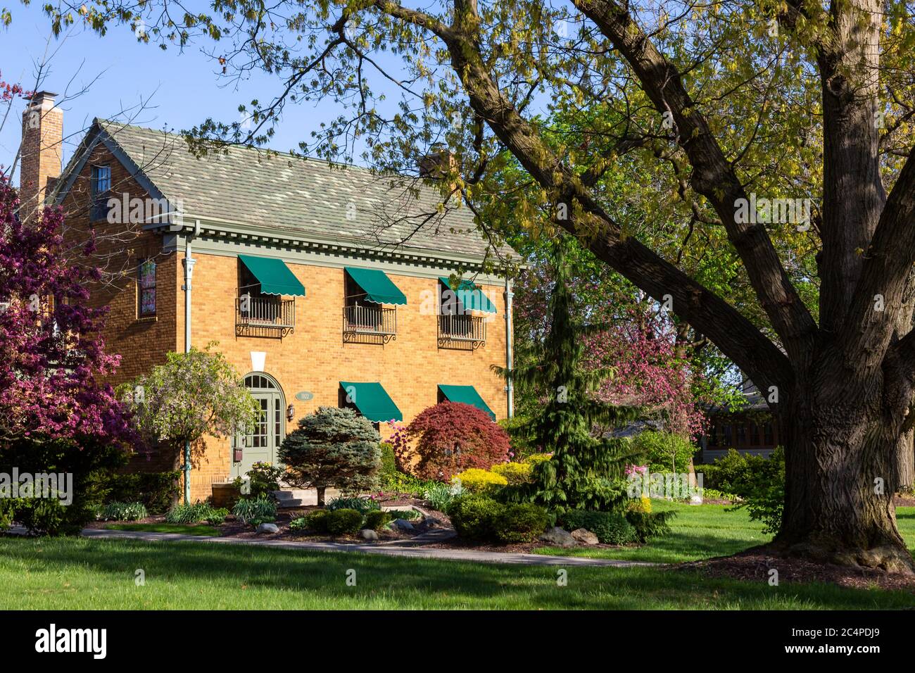 La maison Carl J. Suedhoff 1925 est une maison de renouveau colonial dans le quartier historique de Forest Park Boulevard à fort Wayne, Indiana, États-Unis. Banque D'Images