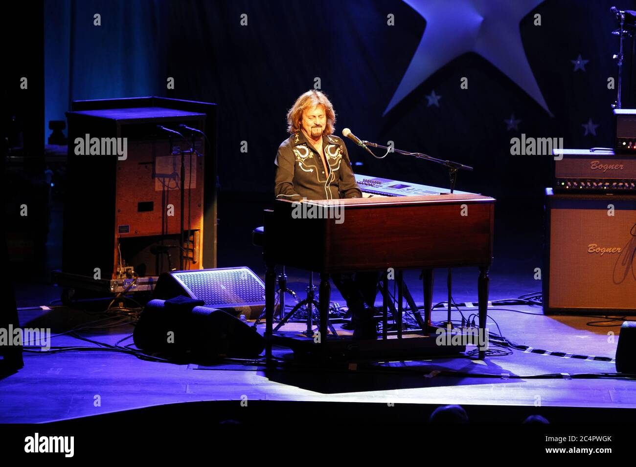 Gregg Rolie joue avec Ringo Starr et le All Starr Band au Broward Center for the Performing Arts de fort Lauderdale, en Floride. Banque D'Images