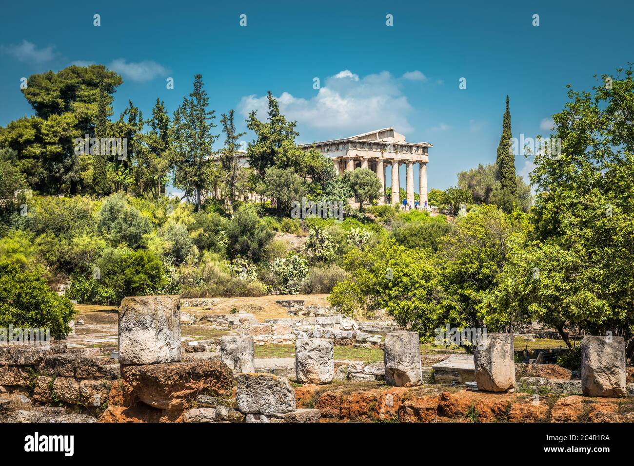 Temple D'Hephaestus, Athènes, Grèce. C'est l'un des principaux monuments d'Athènes. Vue panoramique panoramique panoramique sur l'ancienne Agora grecque avec le temple d'Hephaestu Banque D'Images