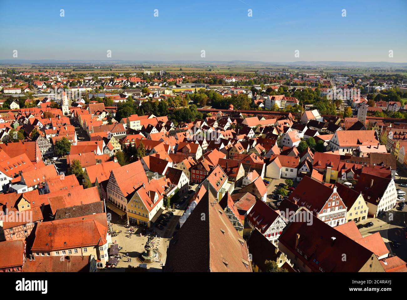 Vue sur la Tour de l'église Saint-Georges au Moyen-âge Histoire ville de Nördlingen, Bavière, Allemagne, Europe. Banque D'Images