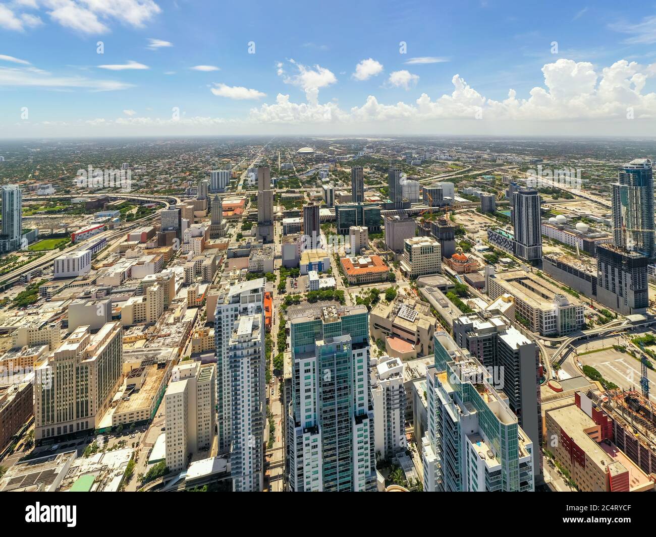 Vue sur le centre-ville de Miami au-dessus des bâtiments Banque D'Images