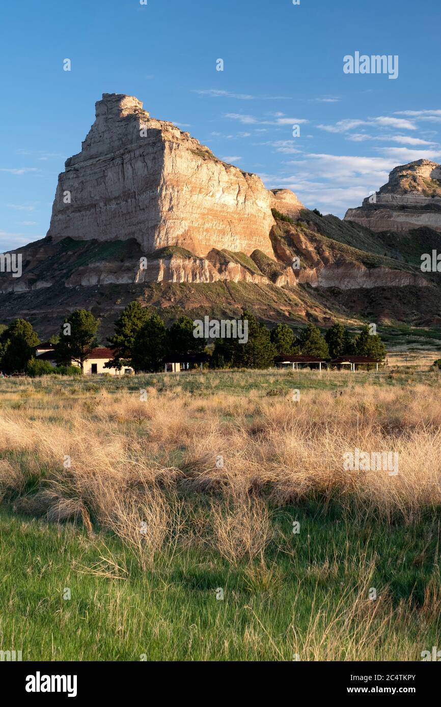 Des Paris couverts se trouvent sous le monument national de Scotts Bluff, le long du célèbre Oregon Trail, dans l'ouest du Nebraska Banque D'Images