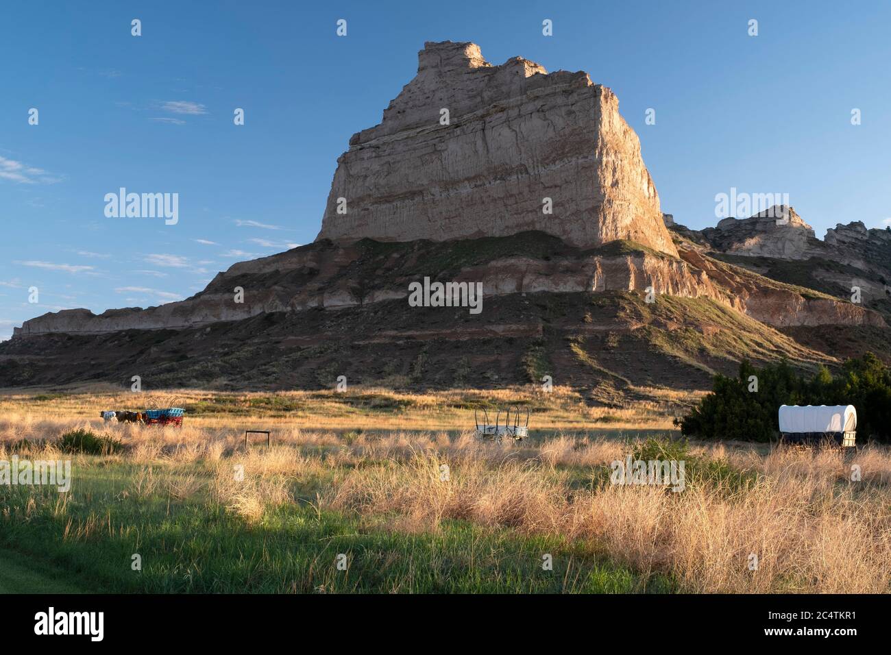 Des Paris couverts se trouvent sous le monument national de Scotts Bluff, le long du célèbre Oregon Trail, dans l'ouest du Nebraska Banque D'Images
