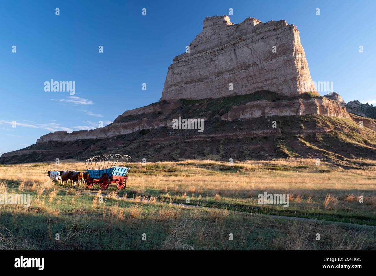 Des Paris couverts se trouvent sous le monument national de Scotts Bluff, le long du célèbre Oregon Trail, dans l'ouest du Nebraska Banque D'Images