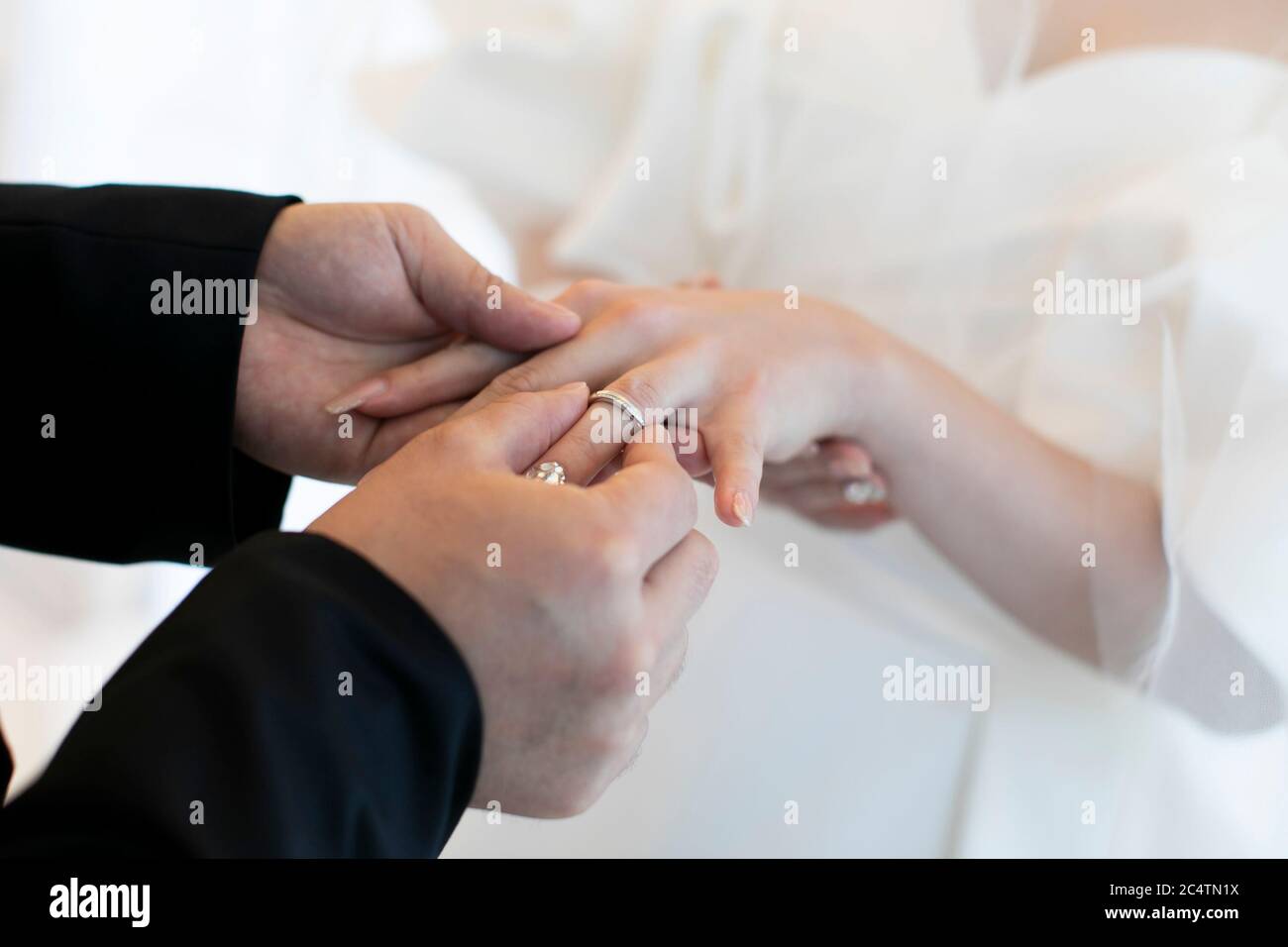 Bague de mariage au doigt Banque de photographies et d’images à haute