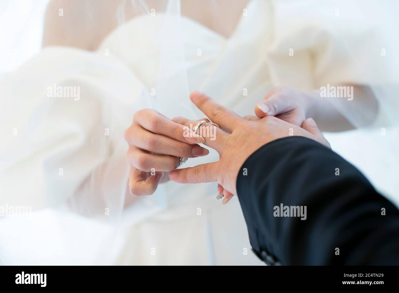 Bague de mariage au doigt Banque de photographies et d’images à haute