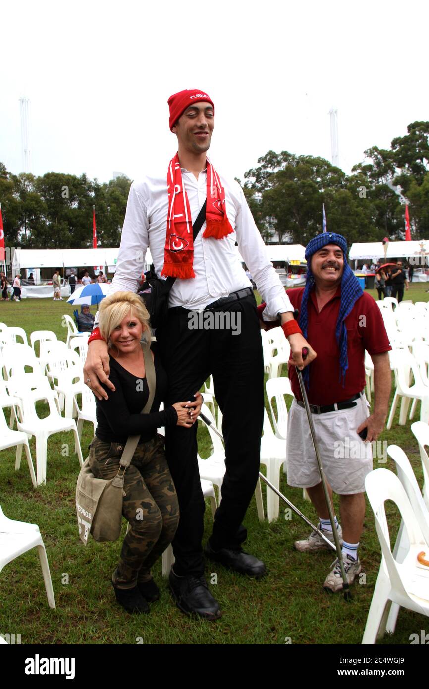 Worlds tallest man sultan kosen Banque de photographies et d’images à ...