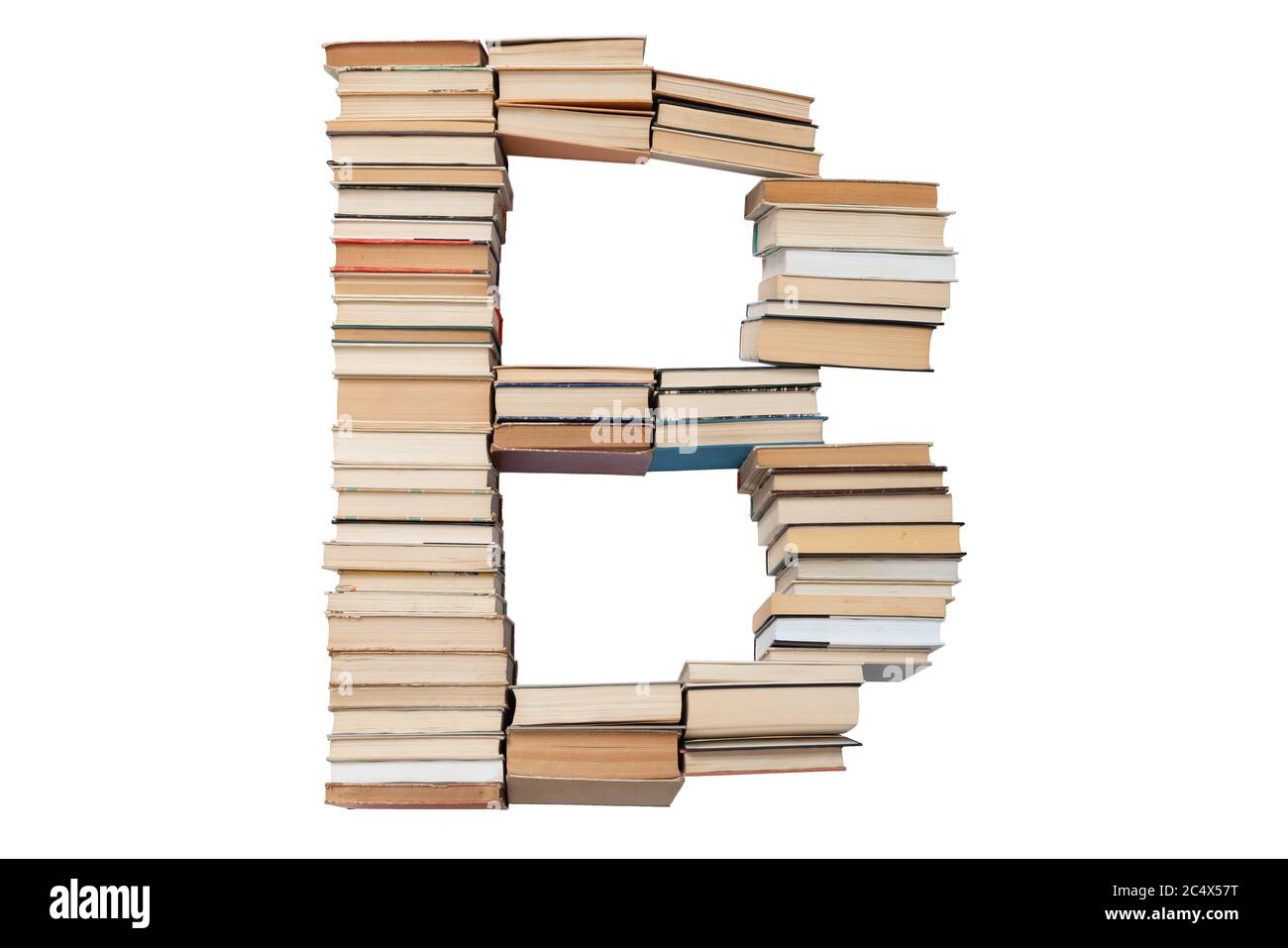 Lettre - B fait de livres isolés sur fond blanc. Maquette de police de lettre de livre à partir de l'alphabet. Concept d'éducation. Personne Banque D'Images