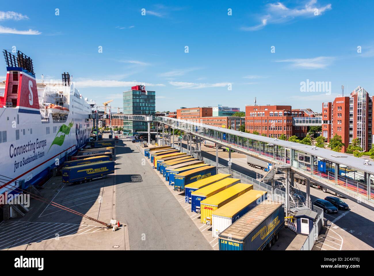 Heute 18.06.2020 legte die Norwegenfähre der Color Line die Color Magic in Kiel am Norwegen Kai nach ca. 3 Monaten Corona-Pause wieder an. Passagiere Banque D'Images