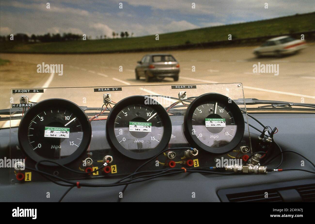 1991 Vauxhall Astra testé au terrain d'essai de Millbrook Bedfordshire, Royaume-Uni Banque D'Images