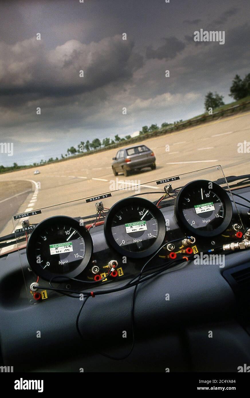 1991 Vauxhall Astra testé au terrain d'essai de Millbrook Bedfordshire, Royaume-Uni Banque D'Images