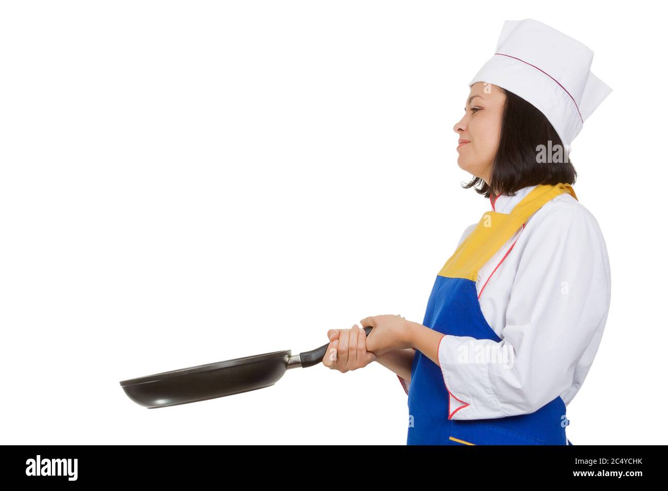 Belle jeune femme Chef avec poêle dans ses mains sur fond blanc Banque D'Images