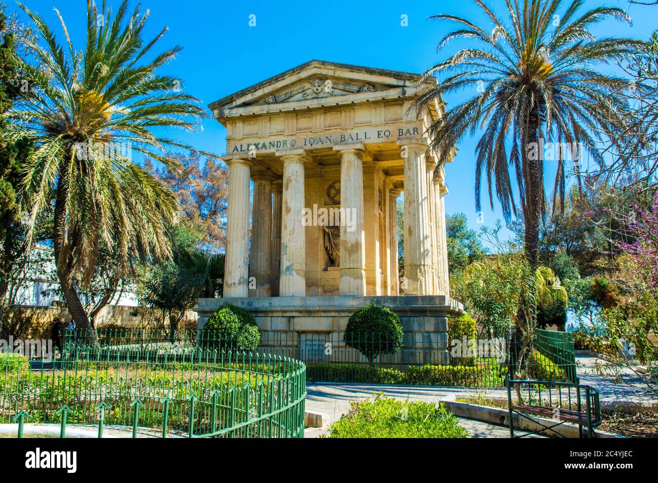 Le Monument au Sir Alexander ball dans les jardins du Barrakka inférieur à la Valette, Malte Banque D'Images