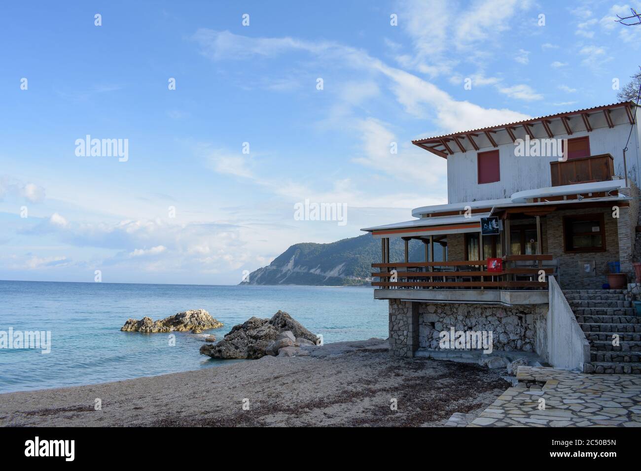 La petite station de vacances d'Agio Nikita dans l'île de lefkada, Grèce. Banque D'Images