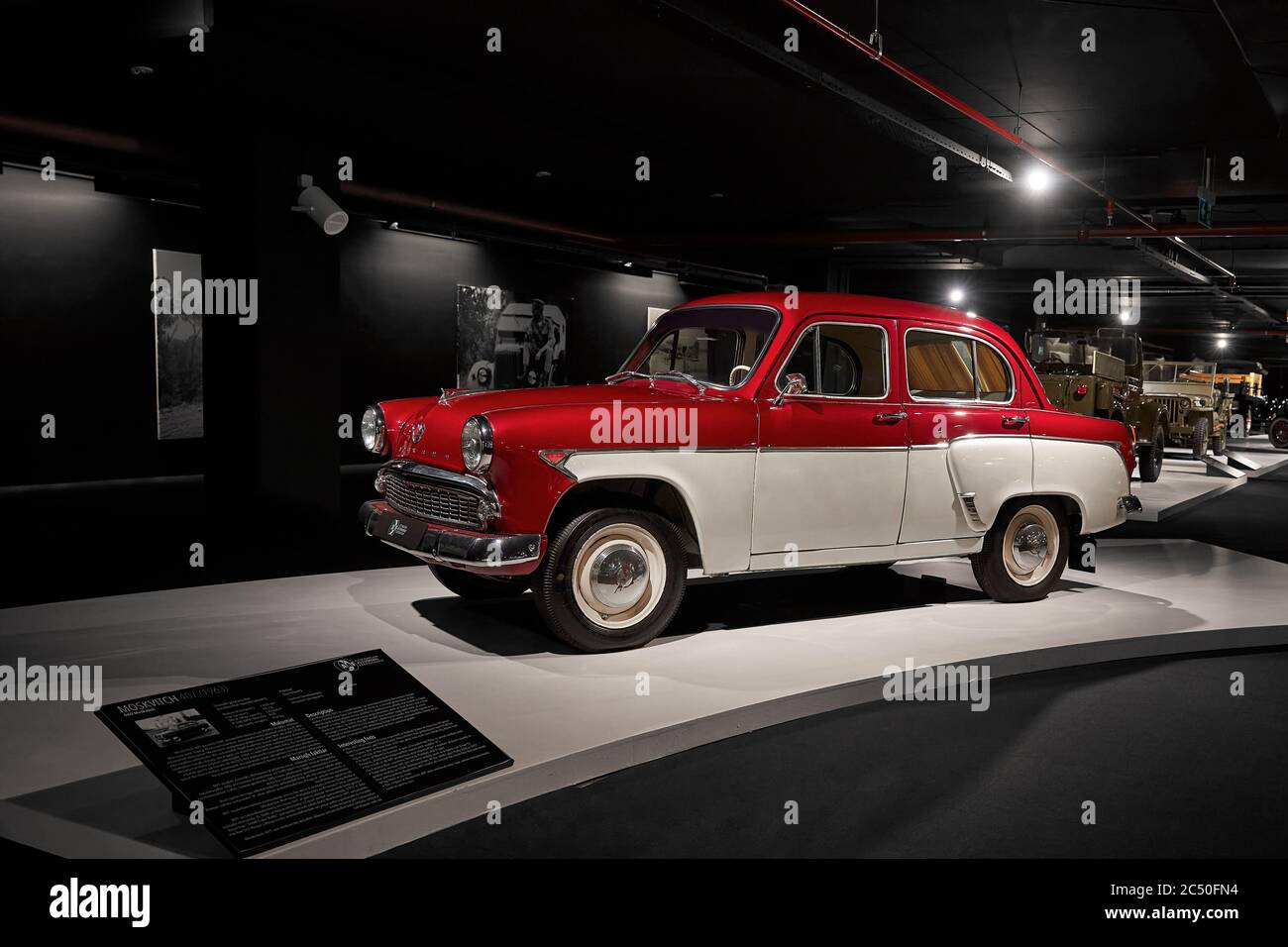 Moskvich 407 (1963). Fabriqué en URSS. Voiture rétro en exposition. Exposition de voitures classiques - Centre Heydar Aliyev, Bakou, Azerbaïdjan - 26,04,2017 Banque D'Images