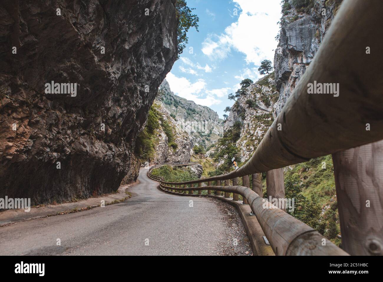 Route d'accès à la ville de Caïn, par la gorge de la rivière Cares. Banque D'Images