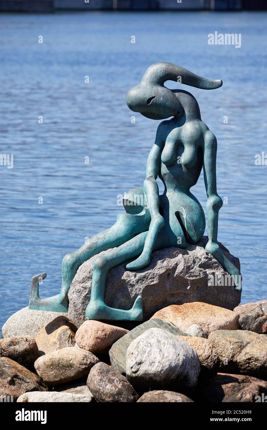 La petite Sirène génétiquement modifiée, sculpture en bronze de Bjørn Nørgaard (2000); Copenhague, Danemark Banque D'Images