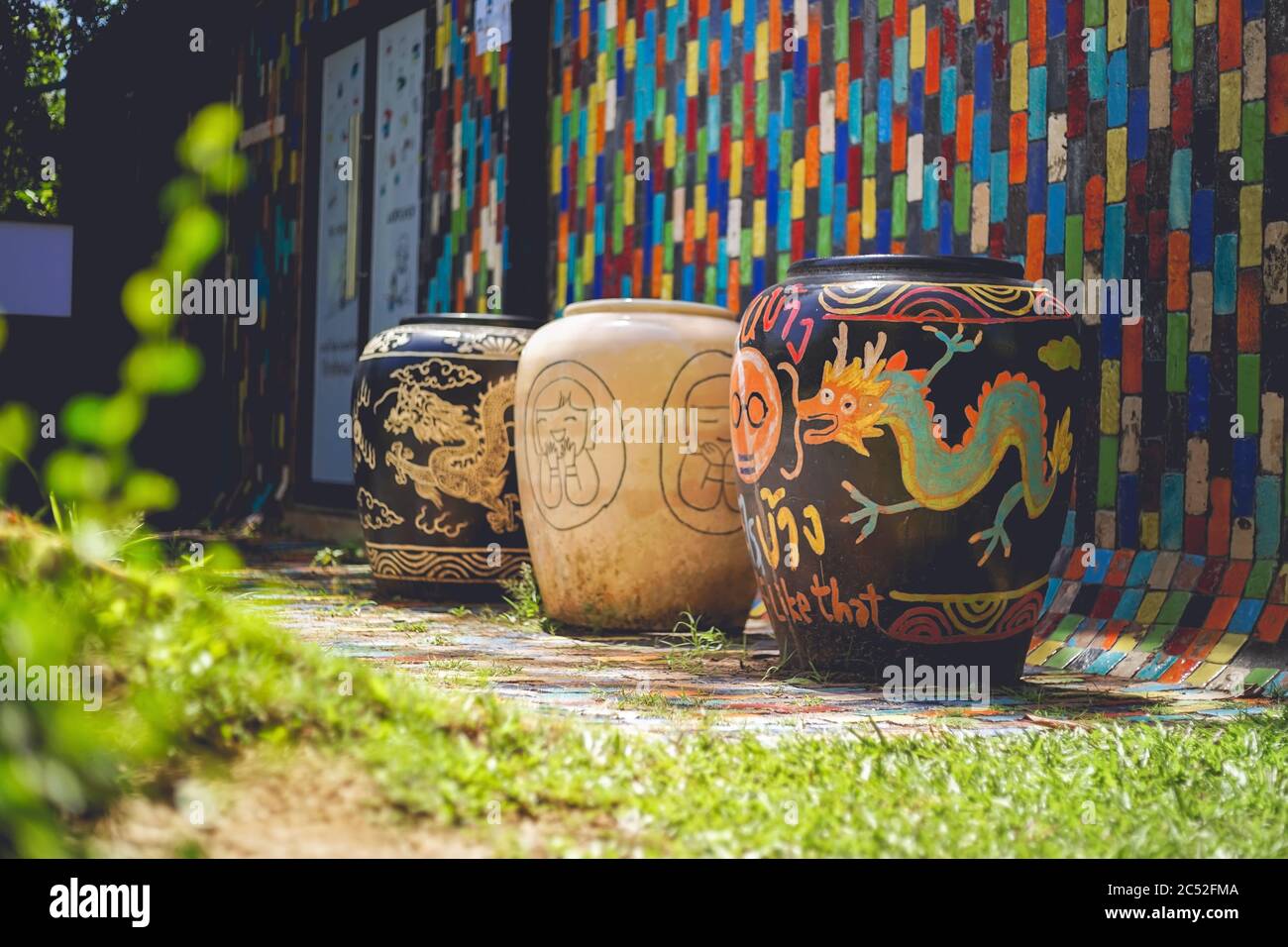 Ratchaburi, Thaïlande - 20 juin 2020 : la célèbre galerie de céramique d'art moderne a été mise en valeur à l'usine de céramique TAO HONG TAI dans la province de Ratchaburi, Tha Banque D'Images