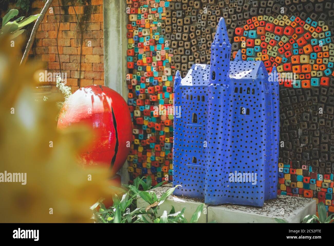 Ratchaburi, Thaïlande - 20 juin 2020 : la célèbre galerie de céramique d'art moderne a été mise en valeur à l'usine de céramique TAO HONG TAI dans la province de Ratchaburi, Tha Banque D'Images