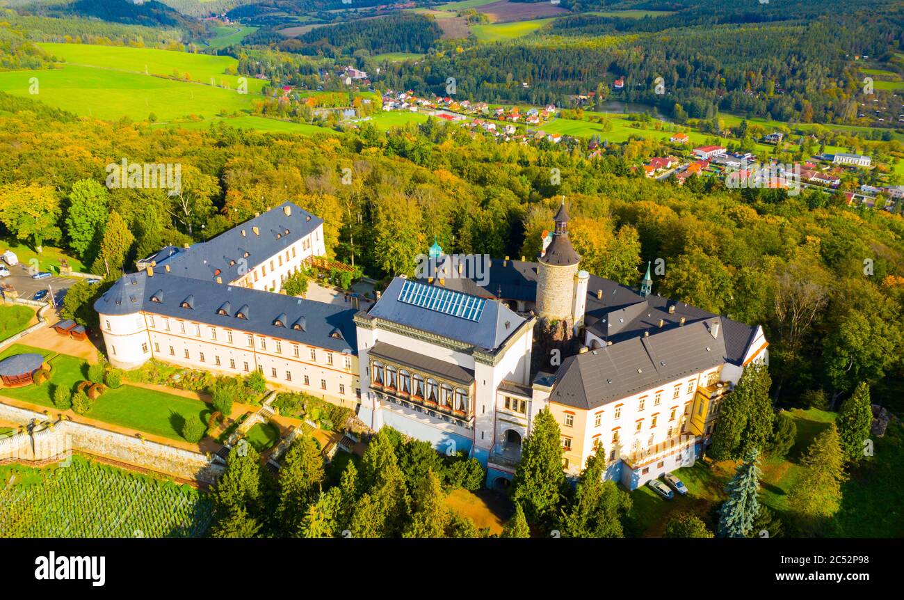 Vue de dessus du château médiéval de Zbiroh. République tchèque Banque D'Images