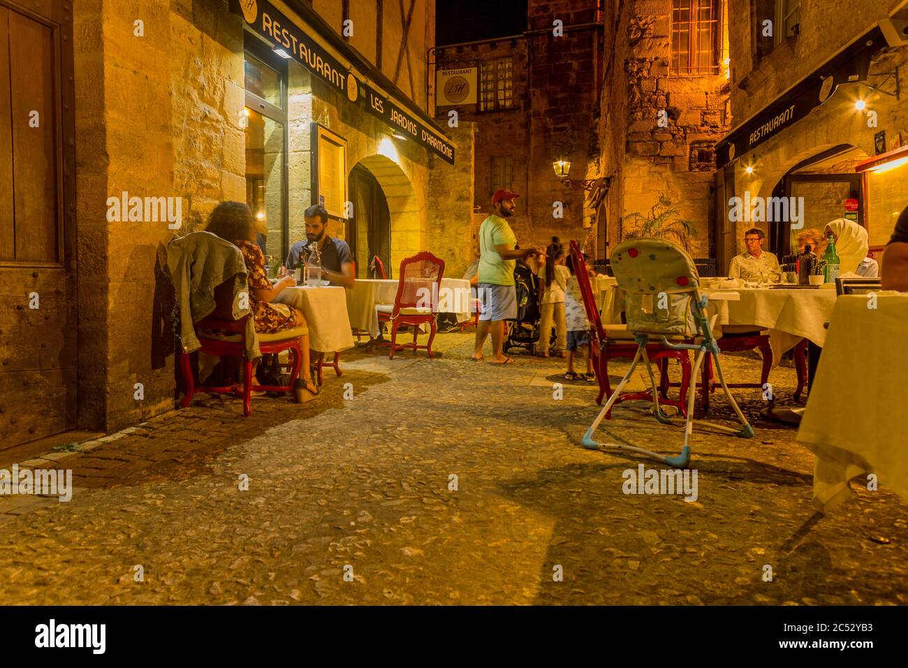 Sarlat-la-Caneda, France - 17 août 2019 : nuit à Sarlat la Caneda une belle ville médiévale et l'un des points forts d'une visite de la Dordogne P. Banque D'Images