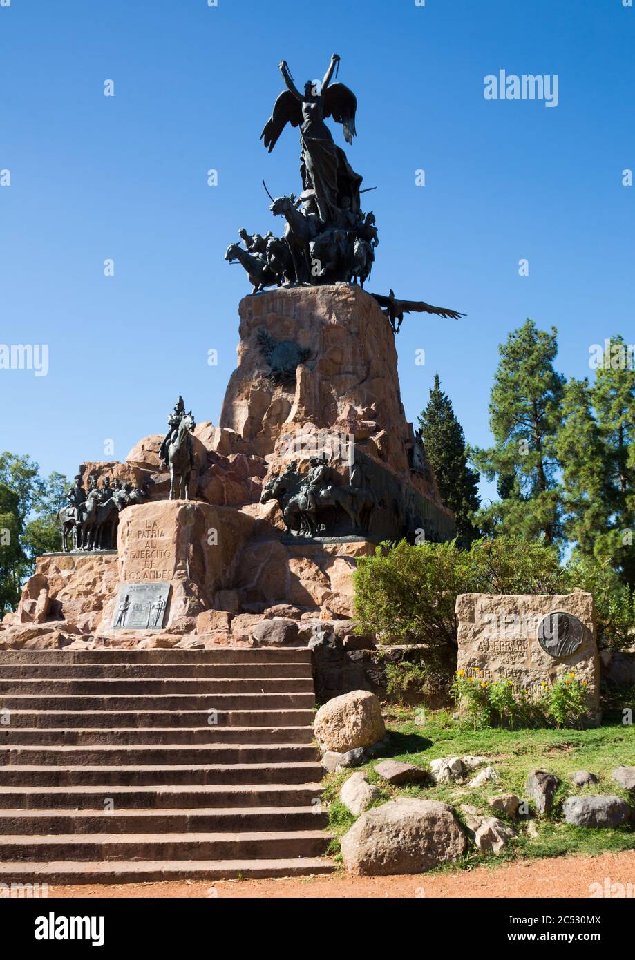 Monument situé sur la butte de gloire dans ville de Mendoza au pied de la montagne Cerro de la Gloria. Mendoza, Argentine Banque D'Images