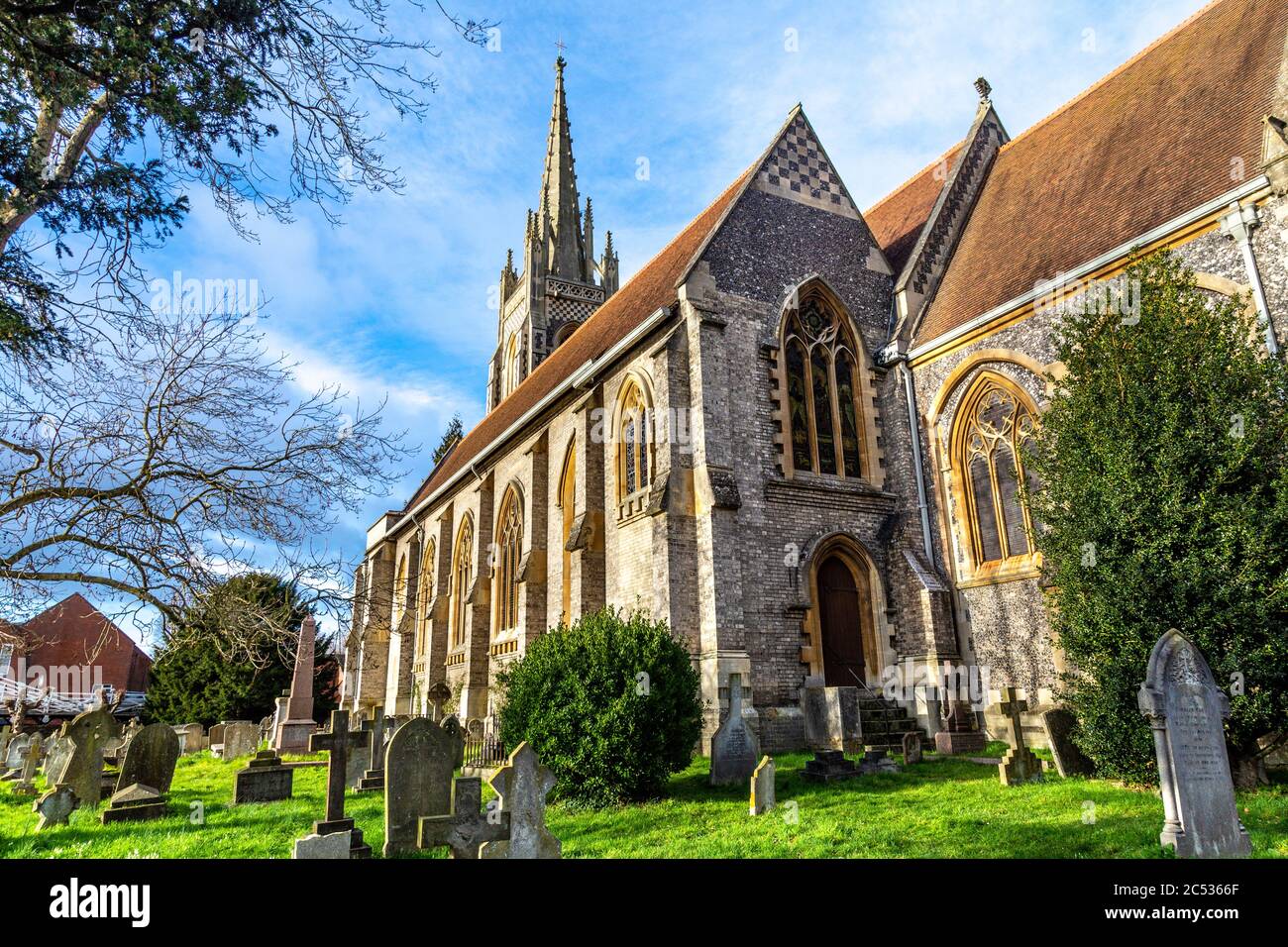 Extérieur de l'église de la Toussaint et du chantier naval de Marlow, Angleterre, Royaume-Uni Banque D'Images