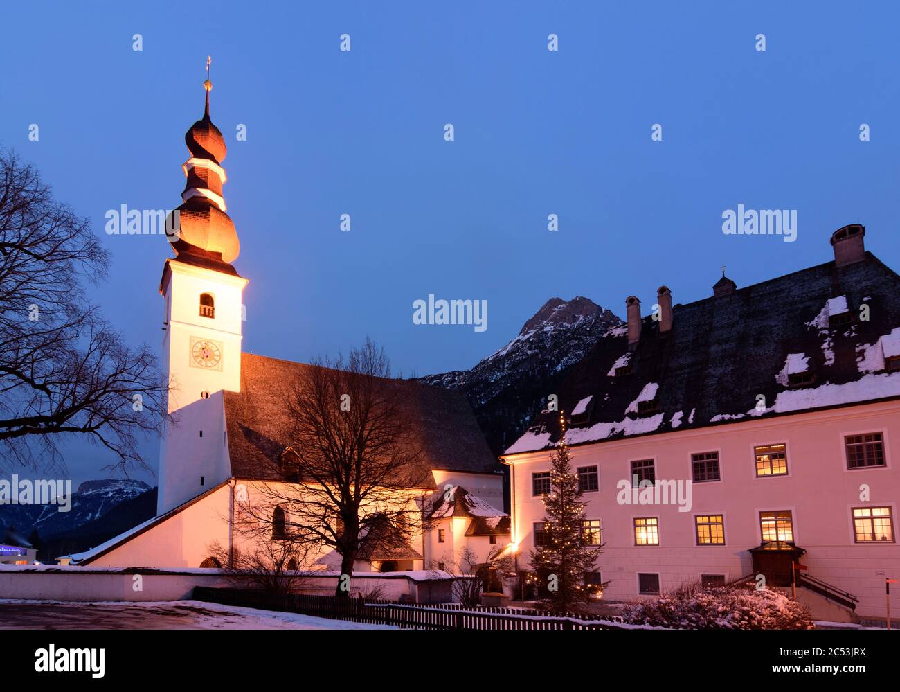 Saint-Ulrich am Pillersee, église dans les Alpes de Kitzbühel, Pillersee Tal (vallée de Pillersee), Tyrol, Autriche Banque D'Images