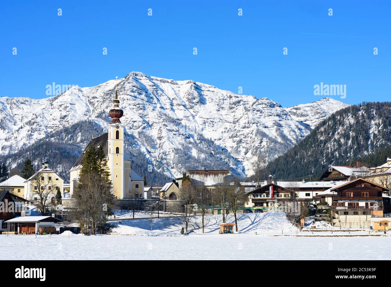 Waidring, église, village, montagne Fellhorn dans les Alpes de Kitzbühel, Pillersee Tal (vallée de Pillersee), Tyrol, Autriche Banque D'Images