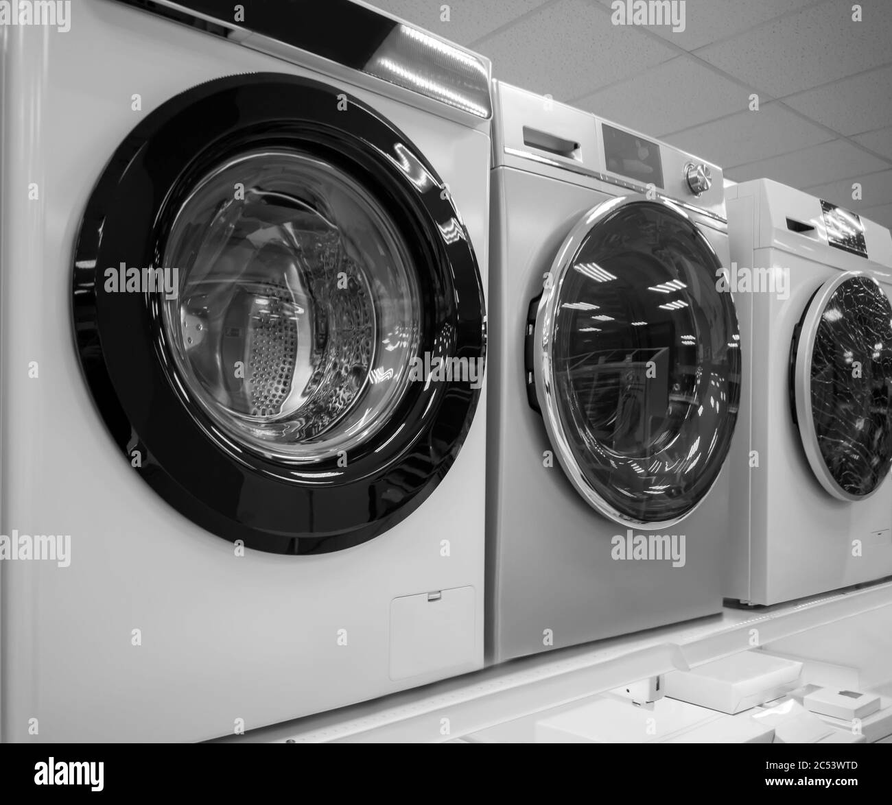 Les machines à laver sont vendus dans le magasin. Banque D'Images