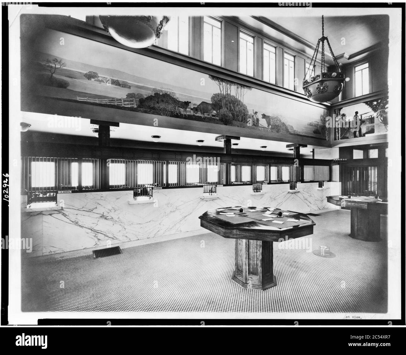 Vue est intérieure, People Savings Bank, Cedar Rapids, Iowa) - Raney Studio, Cedar Rapids, IA Banque D'Images