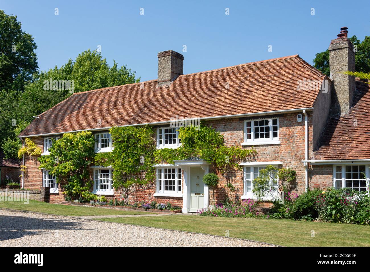 Maison ⁬Large avec jardin, High Street, Kintbury, Berkshire, Angleterre, Royaume-Uni Banque D'Images