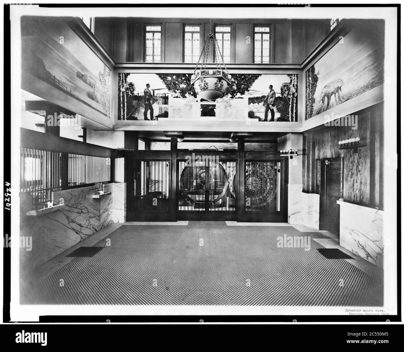 Vue intérieure sud, People Savings Bank, Cedar Rapids, Iowa - Raney Studio, Cedar Rapids, Iowa. Banque D'Images