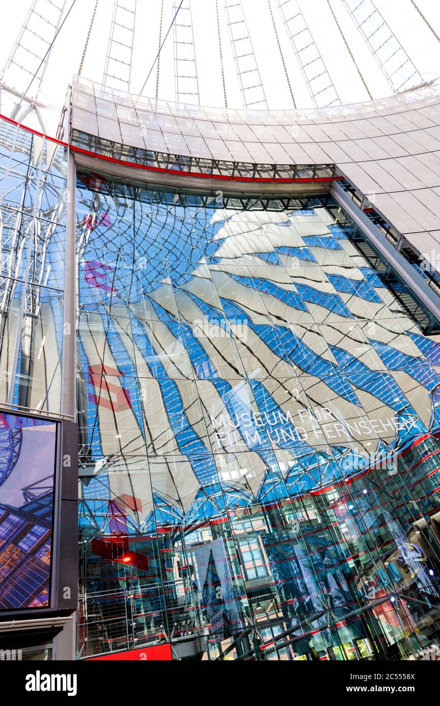 Sony Center, dôme, toiture, construction de verre, Potsdamer Platz, architecture, Berlin, Allemagne Banque D'Images