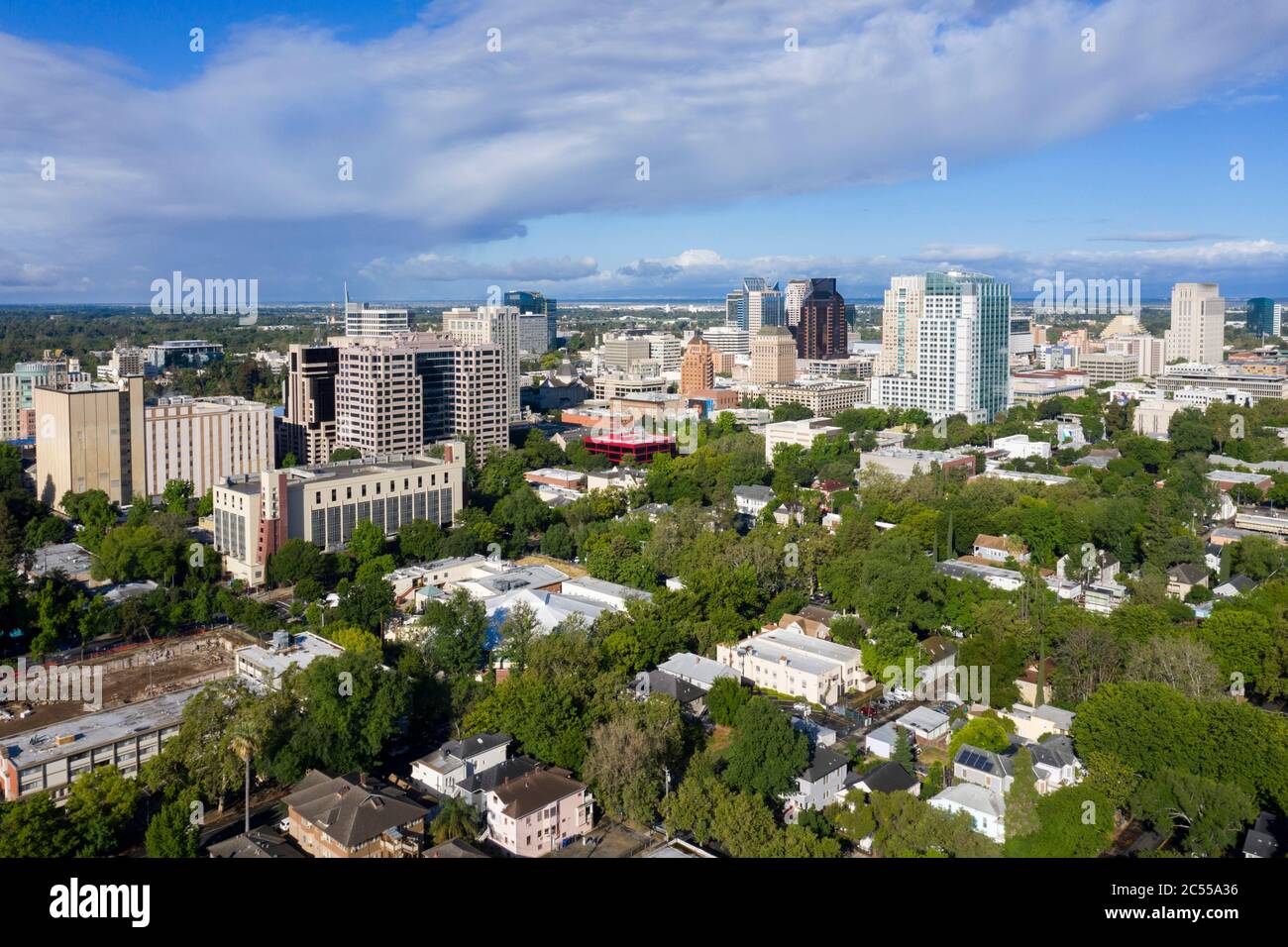 Vue aérienne sur les gratte-ciel du centre-ville de Sacramento Banque D'Images