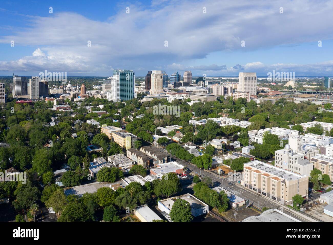 Vue aérienne sur les gratte-ciel du centre-ville de Sacramento Banque D'Images