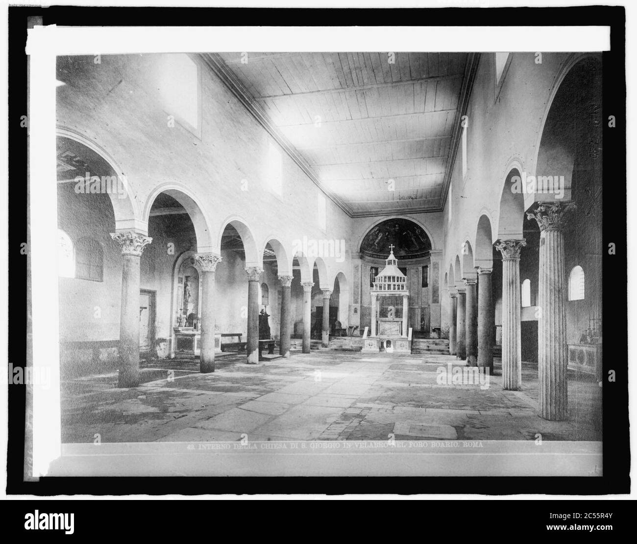 Italie, Rome, de l'intérieur de Saint George's Banque D'Images