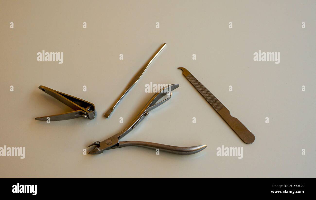Coupe-ongles sur la table Banque D'Images