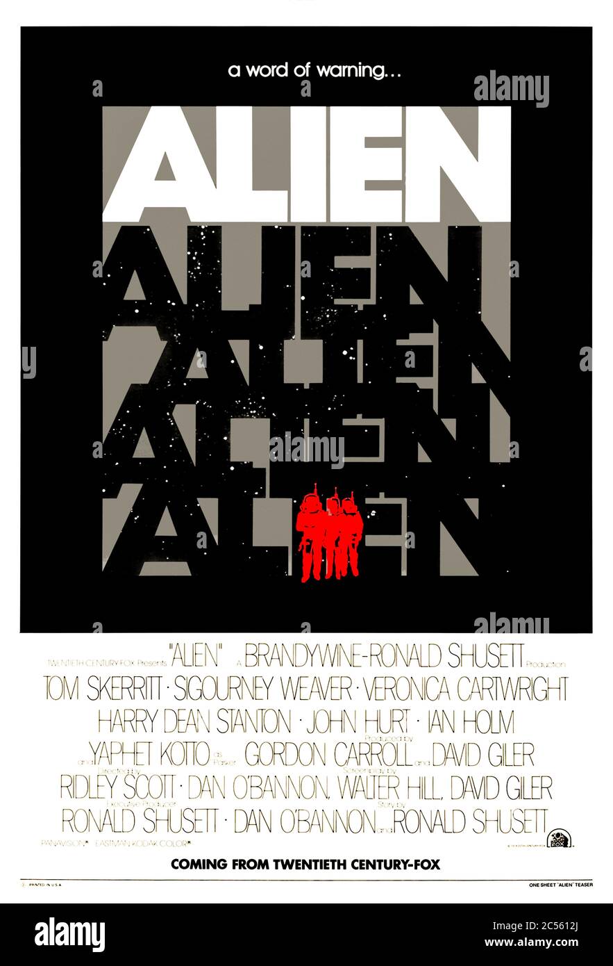 Alien (1979) dirigé par Ridley Scott et mettant en vedette Sigourney Weaver, Tom Skerritt, Ian Holm, Yaphet Kotto et John Hurt. Ripley et l'équipage du Nostromo ont confondu un message d'avertissement comme un appel de détresse et ont ramassant un Xenomorph mortel qui « la perfection structurelle n'est égalée que par son hostilité ». Banque D'Images