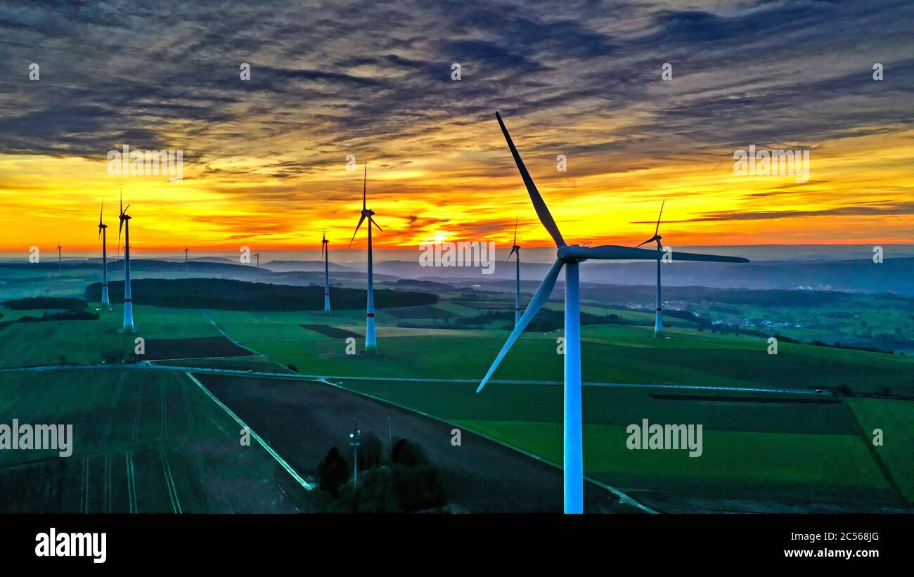 Éoliennes sur le Saargau près de Perl-Borg, Sarre, Allemagne Banque D'Images