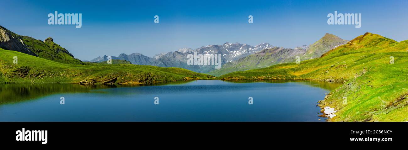 Lac de montagne au Col de tente dans les Pyrénées Banque D'Images