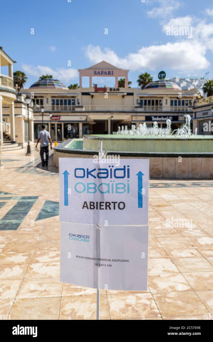 Notez qu'une boutique est ouverte dans le Safari Center, le centre commercial. La plupart des détaillants sont encore fermés à la suite du confinement de Covid 19, Avenid Banque D'Images