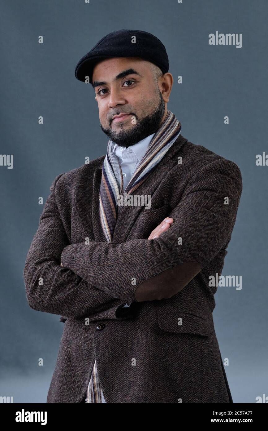 L'auteur Sadek Hamid assiste à une séance photo lors du Festival  international du livre d'Édimbourg 2018 Photo Stock - Alamy