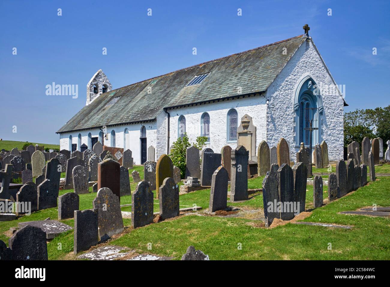 Pierres tombales à l'extérieur de l'église Saint-Lupus à Malew, île de Man Banque D'Images