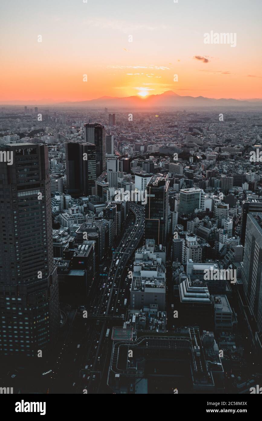 Tokyo, Japon - 16 novembre 2019 : ouverture de la place Shibuya Scramble en novembre 2019 à Shibuya, Tokyo, Japon. Le toit 'Sebuya Sky' peut prendre du charg Banque D'Images