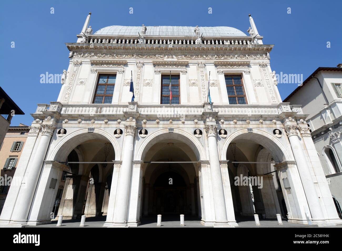 Loggia est un palais de la Renaissance situé sur la place Loggia, dans le centre de Brescia. Banque D'Images