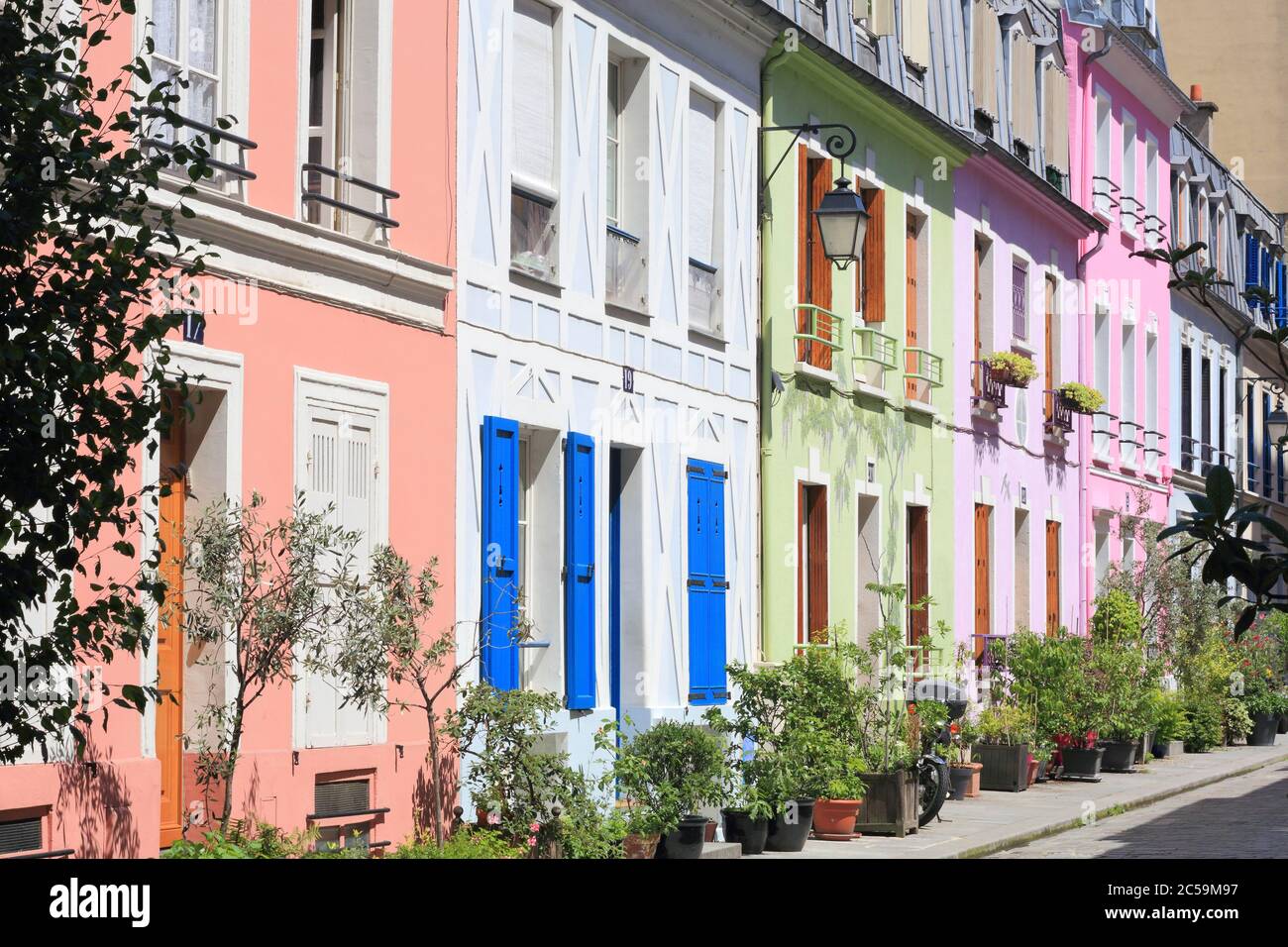 France, Paris, Gare de Lyon, rue Crémieux et ses célèbres maisons